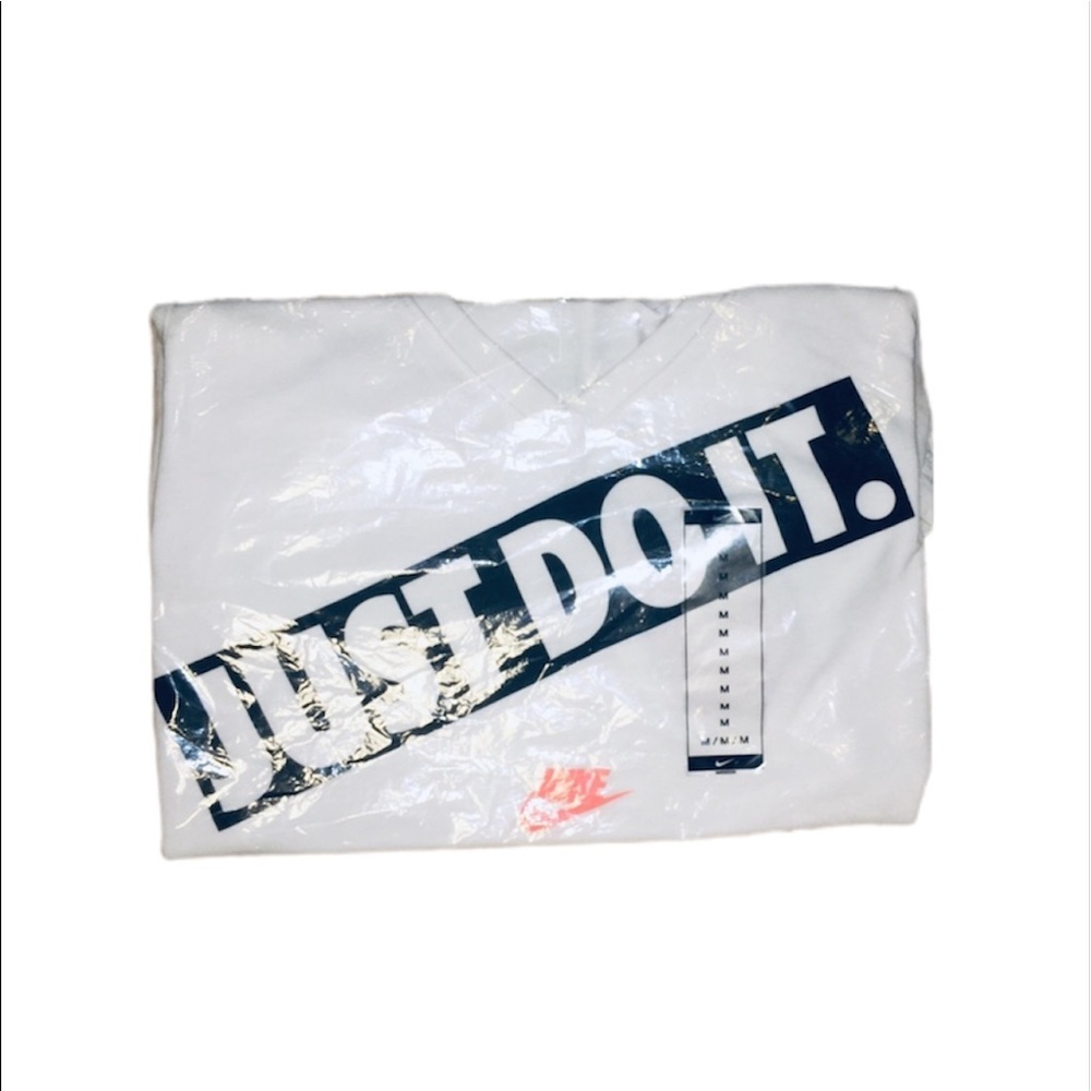 NWT Nike: Medium White Just Do It Logo Short Sleeve Round Neck Workout Tee - Picture 6 of 7